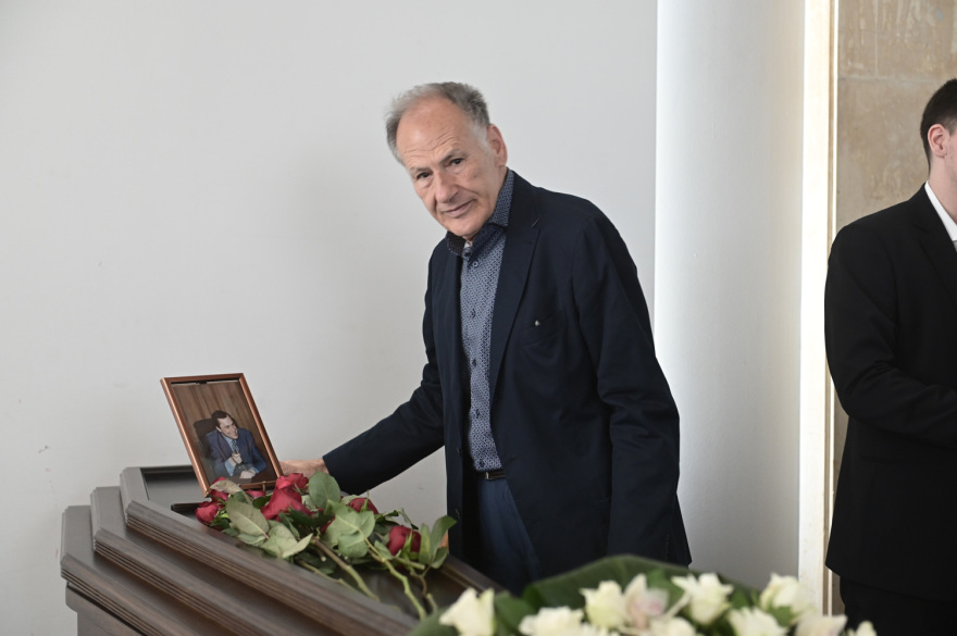 Θανάσης Τσούρας: Το τελευταίο «αντίο» στο ιστορικό στέλεχος του ΠΑΣΟΚ 