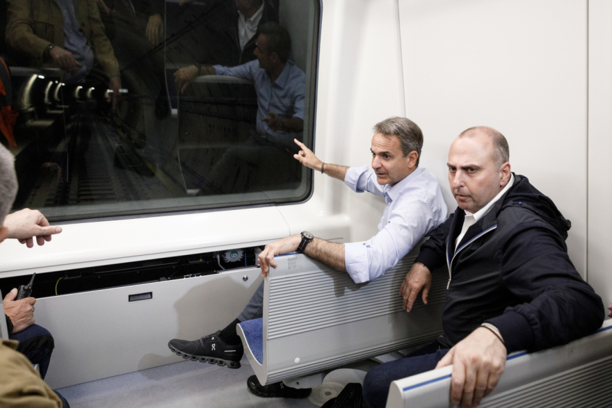 Μετρό Θεσσαλονίκης:  Στο δοκιμαστικό δρομολόγιο ο Μητσοτάκης - «Φύγαμε από την απάτη των μουσαμάδων»