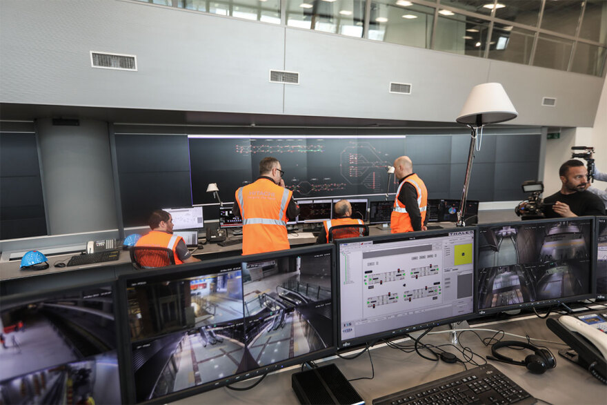 Το μετρό Θεσσαλονίκης έκανε το πρώτο δρομολόγιο με επιβάτες - Βίντεο και φωτογραφίες