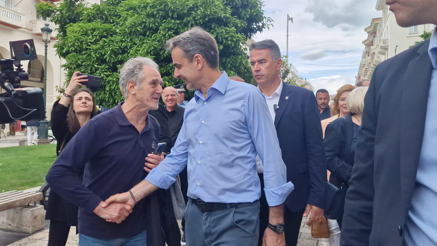 Εκλογές 2023 – Κυριάκος Μητσοτάκης: Βόλτα με selfies στο κέντρο της Θεσσαλονίκης