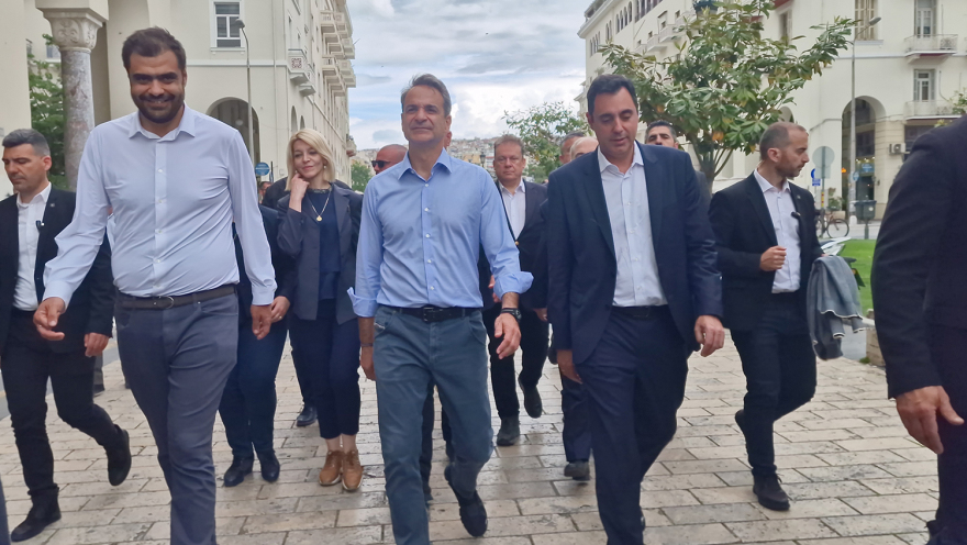 Εκλογές 2023 – Κυριάκος Μητσοτάκης: Βόλτα με selfies στο κέντρο της Θεσσαλονίκης