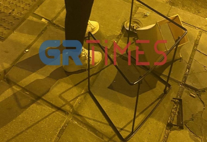 Θεσσαλονίκη: 40χρονος σε αμόκ πέταξε μέχρι και τηλεόραση από το μπαλκόνι του σπιτιού του