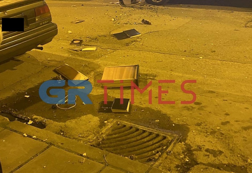 Θεσσαλονίκη: 40χρονος σε αμόκ πέταξε μέχρι και τηλεόραση από το μπαλκόνι του σπιτιού του