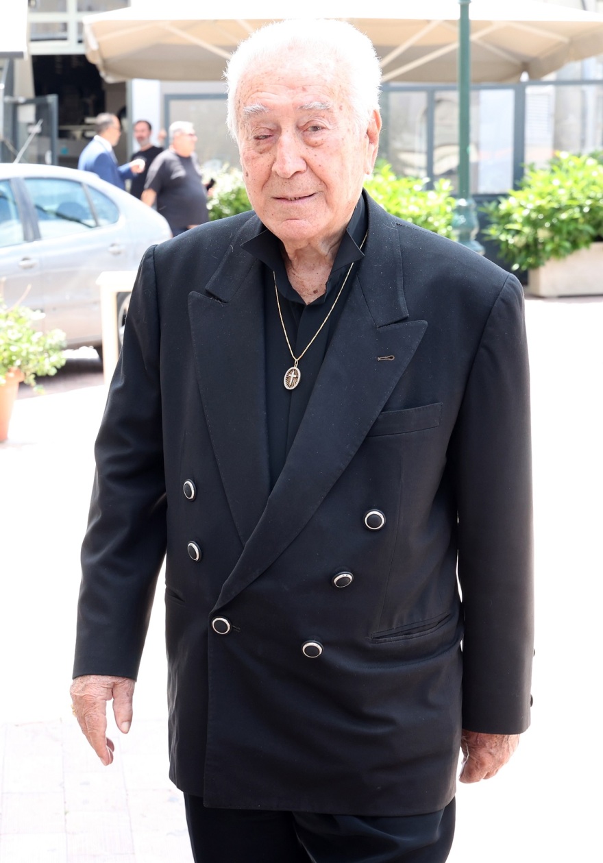 Γιάννης Βογιατζής: Με τραγούδια του, τον αποχαιρέτησαν - Δείτε βίντεο και φωτογραφίες 