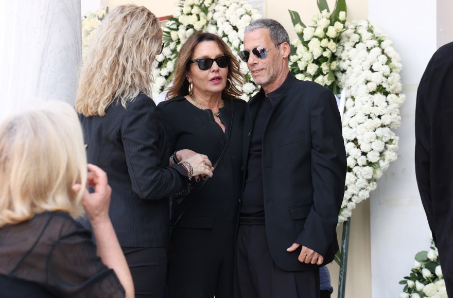 Γιάννης Βογιατζής: Με τραγούδια του, τον αποχαιρέτησαν - Δείτε βίντεο και φωτογραφίες 