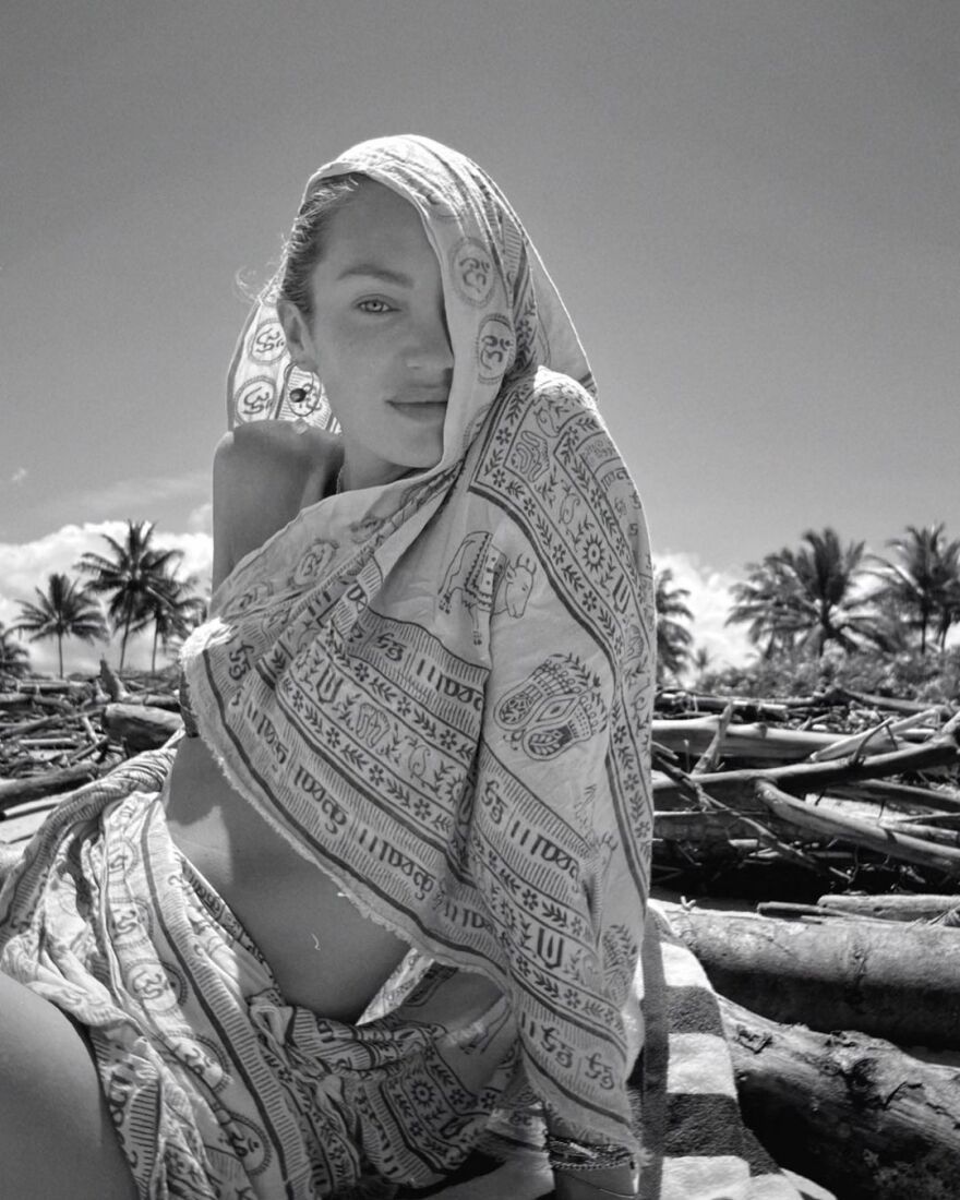 Χάρι Στάιλς: Έχει έρθει πολύ κοντά με το μοντέλο της Victoria's Secret Κάντις Σουάνπολ 