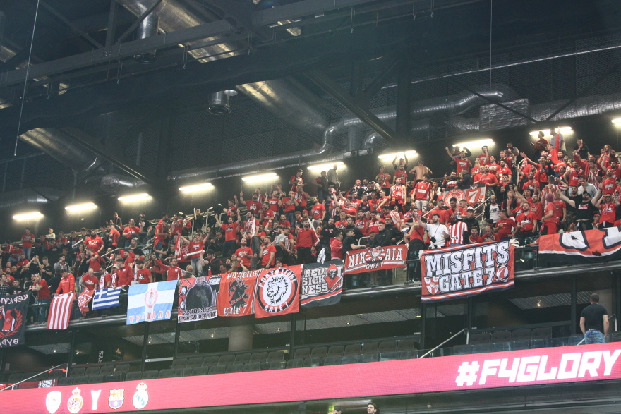 Ολυμπιακός - Euroleague: Έκλεψαν την παράσταση οι 6.000 οπαδοί του στο Κάουνας 