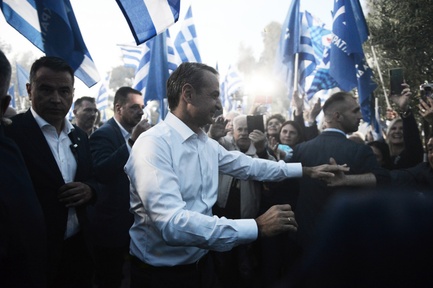 Εκλογές 2023 - Καθαρή νίκη επιδιώκει την Κυριακή ο Μητσοτάκης - Τα διλήμματα και τα... γούρια