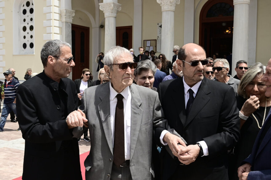 Γιάννης Βογιατζής: Με τραγούδια του, τον αποχαιρέτησαν - Δείτε βίντεο και φωτογραφίες 