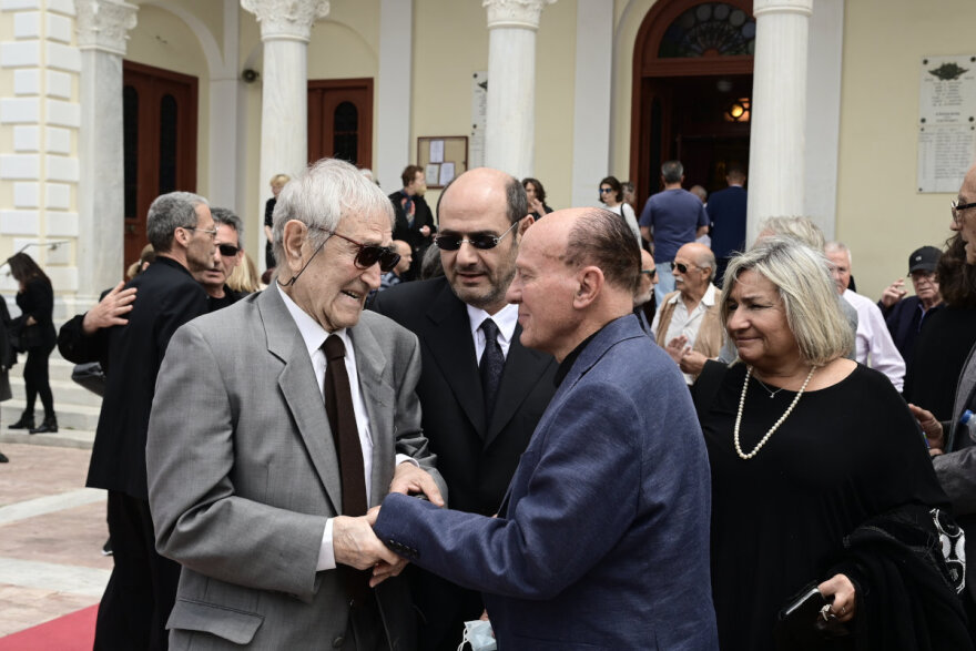 Γιάννης Βογιατζής: Με τραγούδια του, τον αποχαιρέτησαν - Δείτε βίντεο και φωτογραφίες 