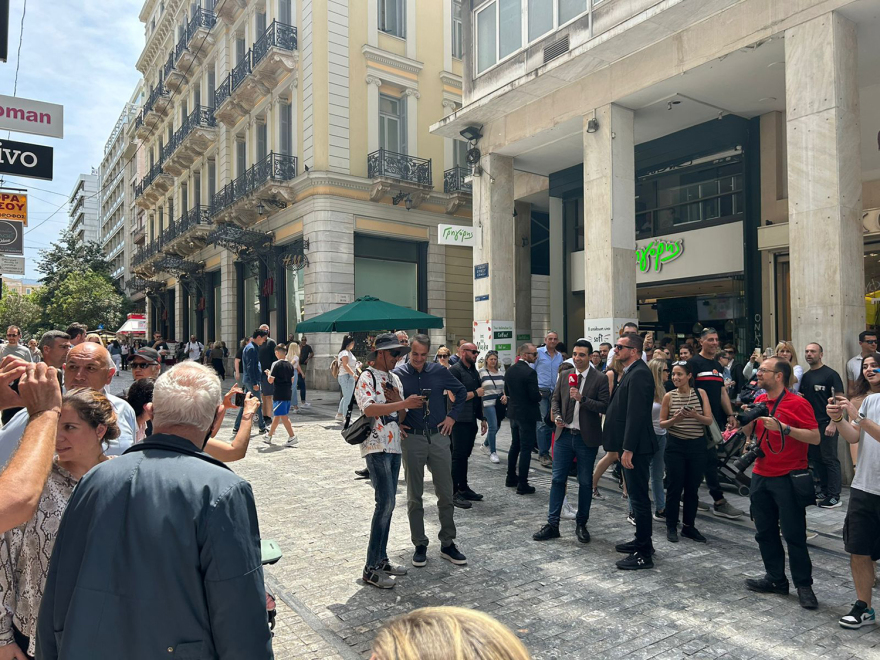 Εκλογές 2023 - Φωτογραφίες: Στην Ερμού ο Μητσοτάκης - «Ο κόσμος ήταν πιο "ζεστός" απέναντί μου συγκριτικά με το 2019, με ξέρει καλύτερα»