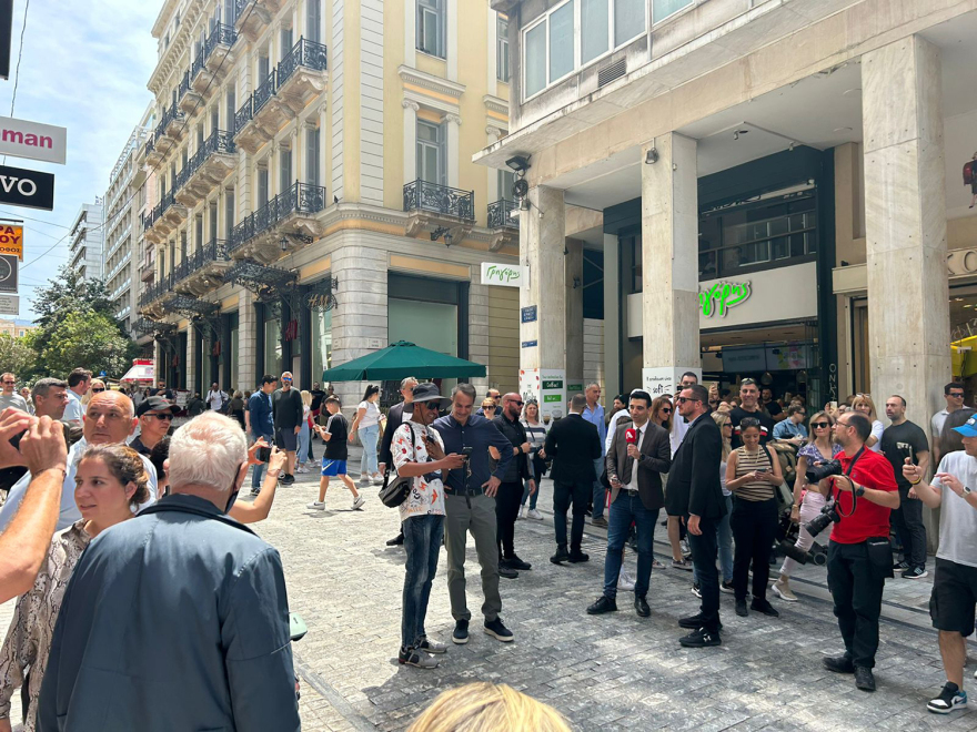 Εκλογές 2023 - Φωτογραφίες: Στην Ερμού ο Μητσοτάκης - «Ο κόσμος ήταν πιο "ζεστός" απέναντί μου συγκριτικά με το 2019, με ξέρει καλύτερα»