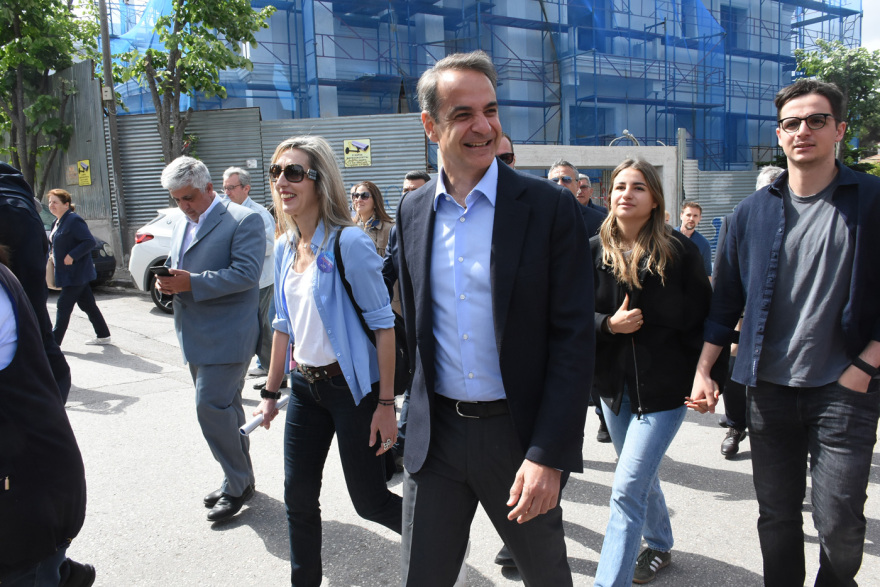 Εκλογές 2023: Αντίστροφη μέτρηση για τα exit poll - Σε εγρήγορση τα επιτελεία των κομμάτων