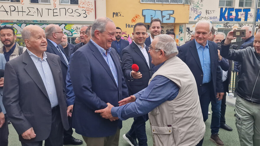 Εκλογές 2023 - Στη Θεσσαλονίκη ψήφισε ο πρώην πρωθυπουργός Κώστας Καραμανλής