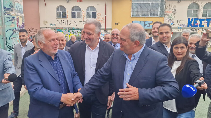 Εκλογές 2023 - Στη Θεσσαλονίκη ψήφισε ο πρώην πρωθυπουργός Κώστας Καραμανλής