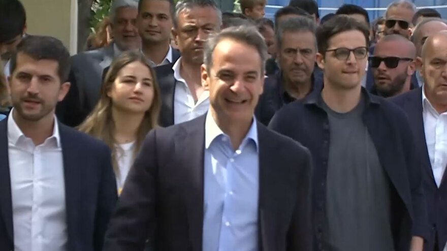 Εκλογές 2023: Αντίστροφη μέτρηση για τα exit poll - Σε εγρήγορση τα επιτελεία των κομμάτων