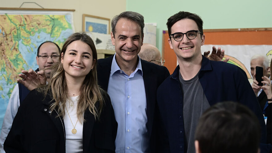 Εκλογές 2023: Αντίστροφη μέτρηση για τα exit poll - Σε εγρήγορση τα επιτελεία των κομμάτων