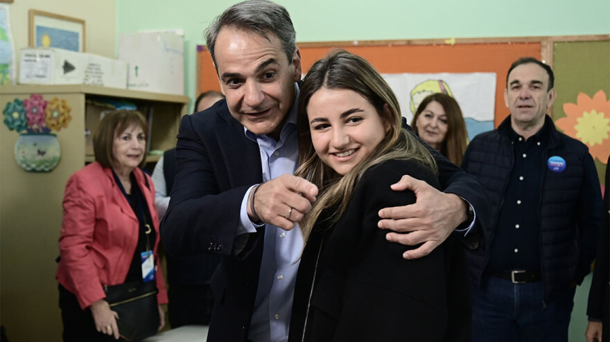 Εκλογές 2023: Αντίστροφη μέτρηση για τα exit poll - Σε εγρήγορση τα επιτελεία των κομμάτων