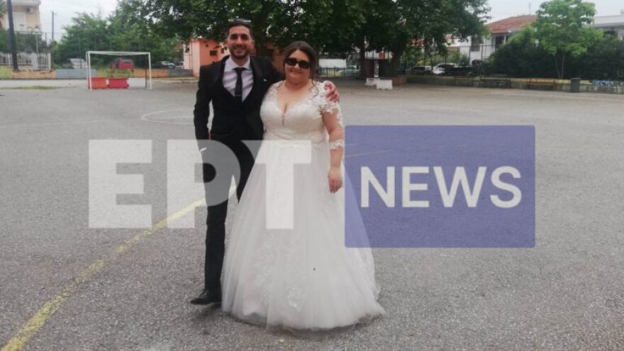 Εκλογές 2023 - Ευτράπελα και απρόοπτα της κάλπης - Ο αγρότης με το άλογο, ο σκύλος και οι νεόνυμφοι (βίντεο και φωτογραφίες)