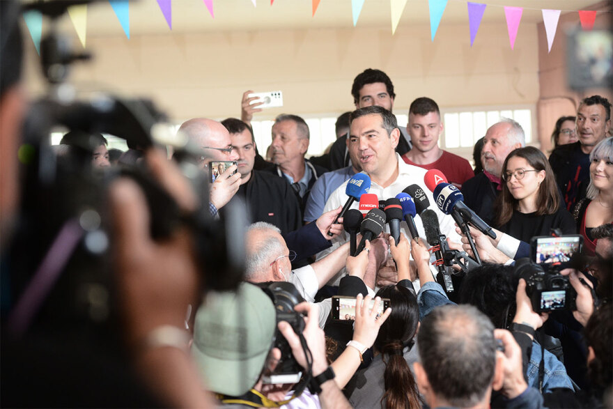 Εκλογές 2023: Στην Κυψέλη ψήφισε ο Τσίπρας - «Η αλλαγή είναι σήμερα στα χέρια του λαού μας»