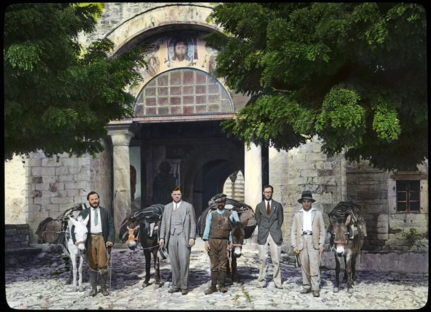 Πανεπιστήμιο Πρίνστον: Σπάνιες φωτογραφίες από Άγιο Όρος και Μετέωρα ήταν κρυμμένες επί... 95 χρόνια σε βαρέλι