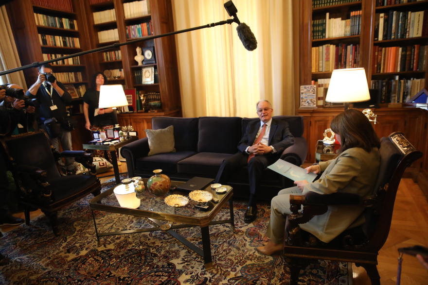 Εκλογές - Αποτελέσματα 2023: Τα επίσημα αποτελέσματα των εκλογών παρέδωσε ο Τασούλας στην Σακελλαροπούλου