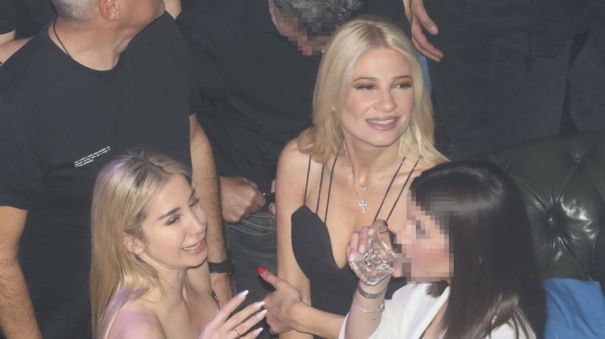 Φαίη Σκορδά: Διασκέδασε σε νυχτερινό κέντρο της Αθήνας - Δείτε φωτογραφίες