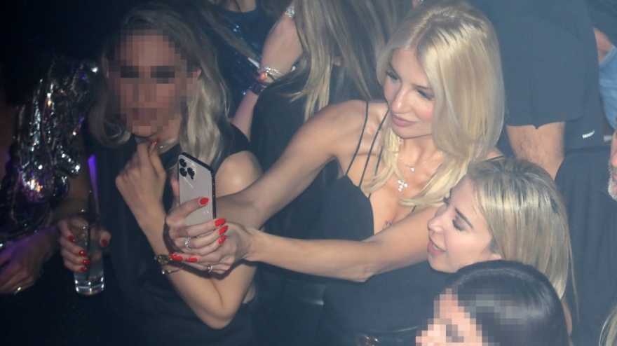 Φαίη Σκορδά: Διασκέδασε σε νυχτερινό κέντρο της Αθήνας - Δείτε φωτογραφίες