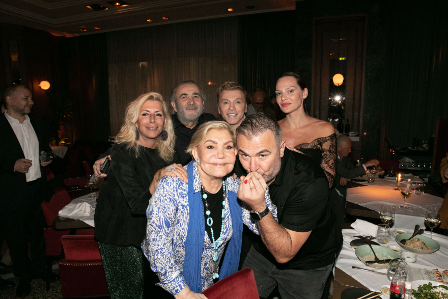  Μαρινέλλα: Φωτογραφίες από το πάρτι - έκπληξη για τα γενέθλιά της 