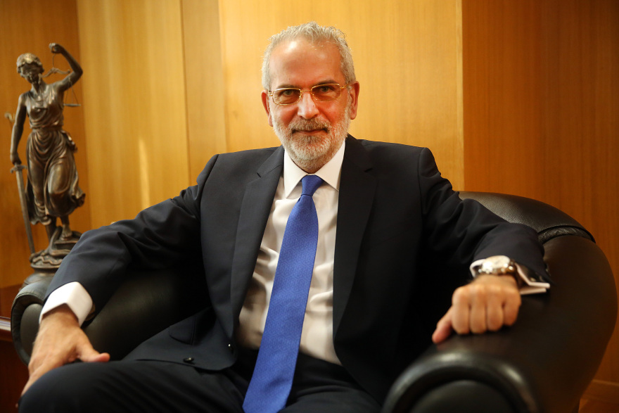 Εκλογές 2023: Ποιος είναι ο υπηρεσιακός πρωθυπουργός Ιωάννης Σαρμάς 