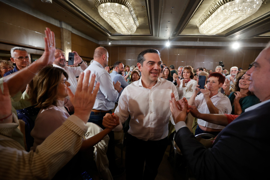 Εκλογές 2023 - Ο Τσίπρας κήρυξε «σιωπητήριο» στην αυτοκριτική, ζήτησε σοβαρότητα και ξανάφερε τον... μπαμπούλα της Δεξιάς