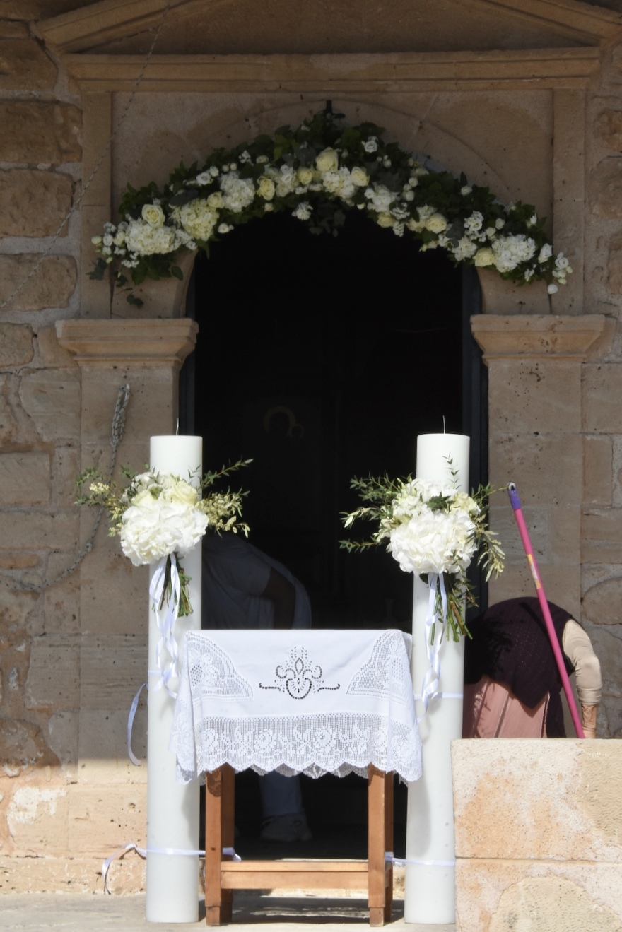 Πάνος Μουζουράκης: Ο γάμος του τραγουδιστή στην Αίγινα - Δείτε βίντεο και φωτογραφίες