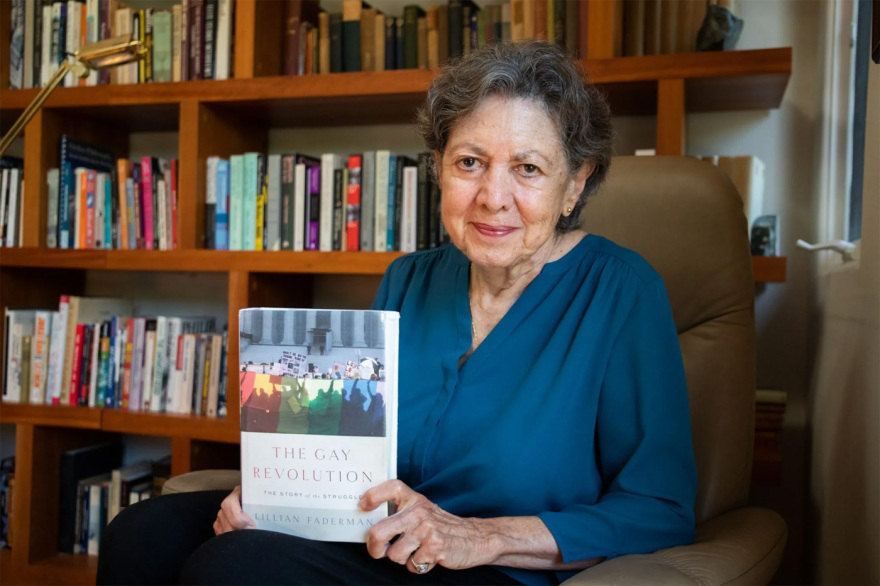 Ο «πόλεμος» των φύλων και το πρώτο νεοελληνικό λεσβιακό μυθιστόρημα