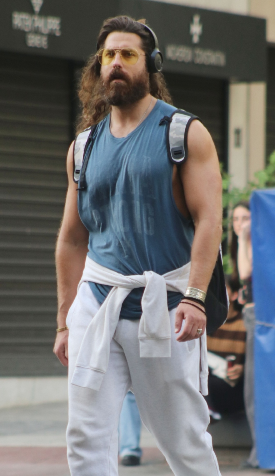 Νάσος Παπαργυρόπουλος: Με αλλαγμένη εμφάνιση στο κέντρο της Αθήνας - Δείτε φωτογραφίες