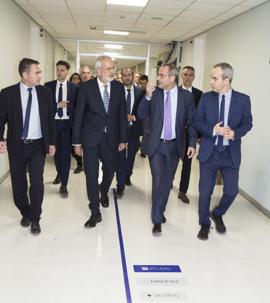 Επίσκεψη Σαρμά στην ΕΡΤ - «Κρίσιμος ο ρόλος της για τη λειτουργία της Δημοκρατίας»