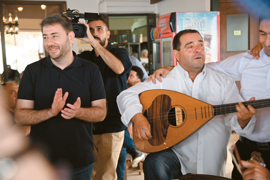 Εκλογές 2023: Πώς βάφτηκε γαλάζια η Κρήτη - Η περιοδεία Μητσοτάκη και οι στόχοι για τη νέα κάλπη