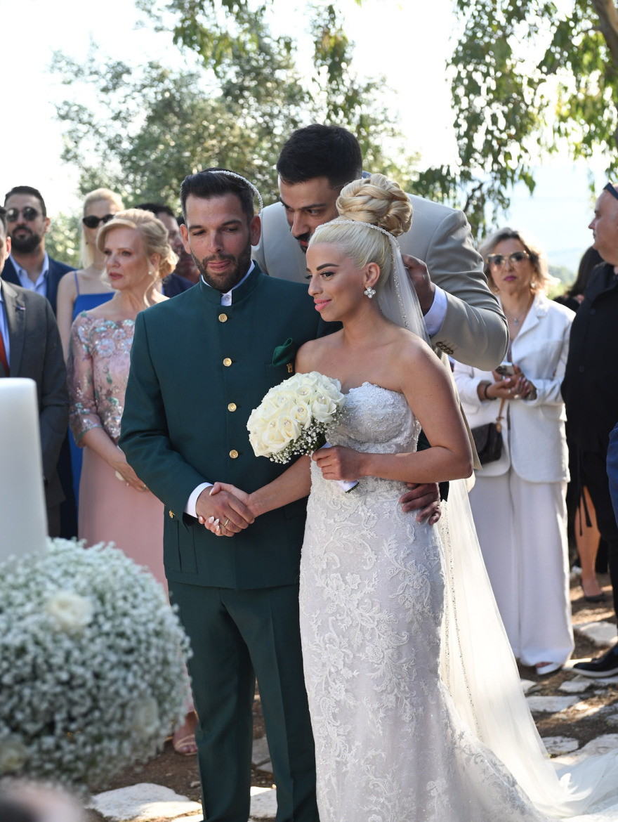 Ο Πέτρος Συρίγος παντρεύτηκε τη Ρένα Θωμά και βάφτισαν την κόρη τους 