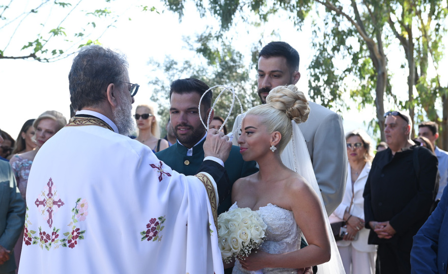 Ο Πέτρος Συρίγος παντρεύτηκε τη Ρένα Θωμά και βάφτισαν την κόρη τους 