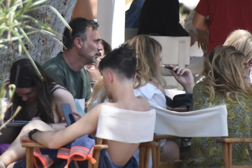 Πάνος Μουζουράκης: Οι πρώτες δηλώσεις - Βίντεο και φωτογραφίες από το beach party μετά τον γάμο