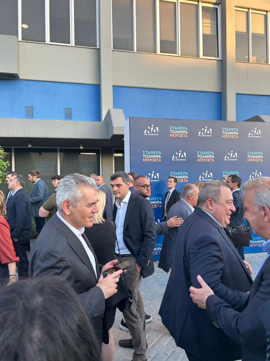 Εκλογές 2023: Συγχαρητήρια για τη νίκη αλλά και συναγερμός για τη νέα αναμέτρηση από Μητσοτάκη προς βουλευτές και υποψηφίους