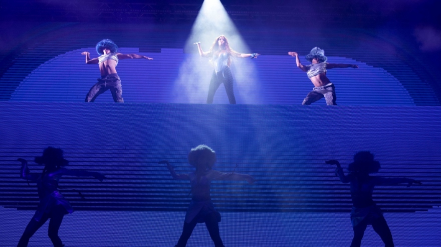 Ελένη Φουρέιρα: Eντυπωσίασε στην πρώτη της συναυλία μετά την εγκυμοσύνη της