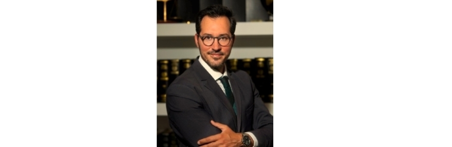 Η «χρυσοδάκτυλη» γυναίκα με τα μαύρα που άρπαζε χρυσές αλυσίδες από ηλικιωμένους - Έχει 20 κλοπές στο «ιστορικό»