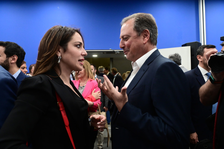 Εκλογές 2023: Συγχαρητήρια για τη νίκη αλλά και συναγερμός για τη νέα αναμέτρηση από Μητσοτάκη προς βουλευτές και υποψηφίους