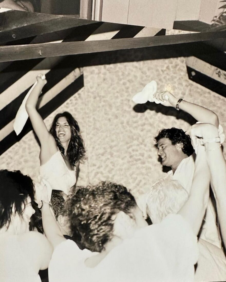 Σίντι Κρόφορντ: Γιόρτασε 25 χρόνια γάμου