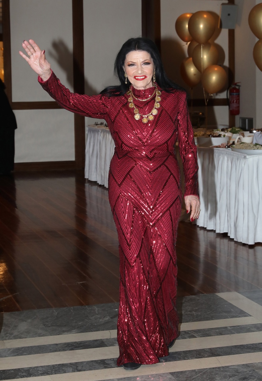 Ζωζώ Σαπουντζάκη: Δείτε φωτογραφίες από το πάρτι για τα 90α γενέθλιά της