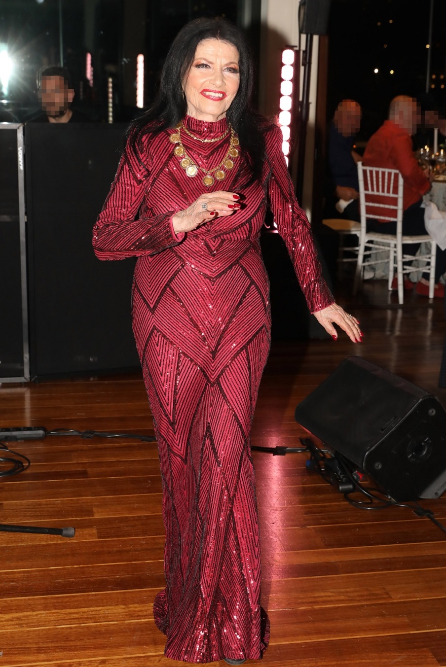 Ζωζώ Σαπουντζάκη: Δείτε φωτογραφίες από το πάρτι για τα 90α γενέθλιά της