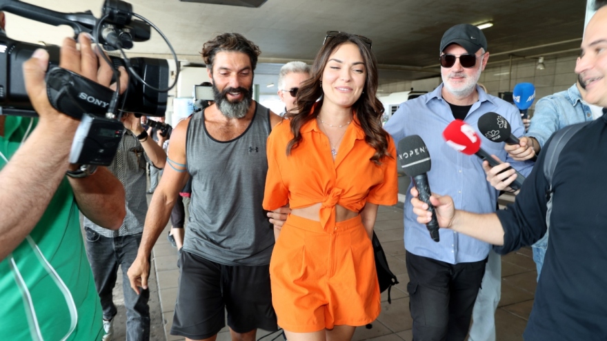 Μαρτίκας: Η στιγμή που συναντά την Ανδριώτου στο «Ελ. Βενιζέλος» - Δείτε φωτογραφίες και βίντεο