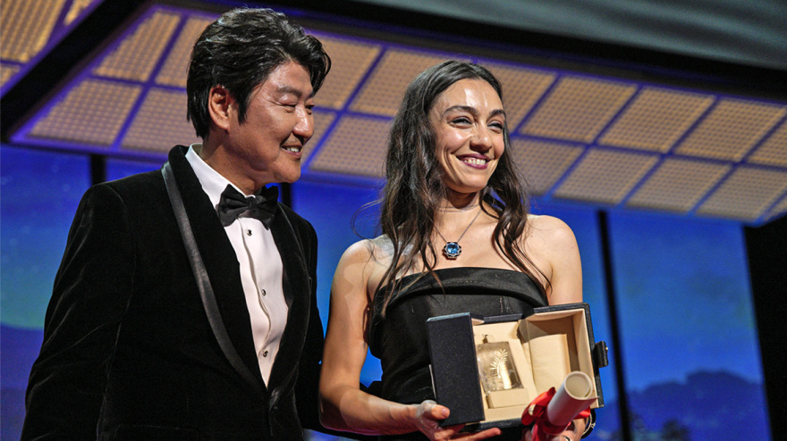 Μερβέ Ντιζντάρ: Ποια είναι η Τουρκάλα σταρ που χάλασε το πάρτι του Ερντογάν με το πρώτο βραβείο στις Κάννες