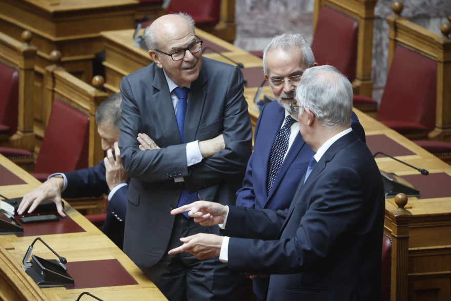 Εκλογές 2023 -  Επανεξελέγη πρόεδρος της Βουλής με 270 ψήφους ο Τασούλας 