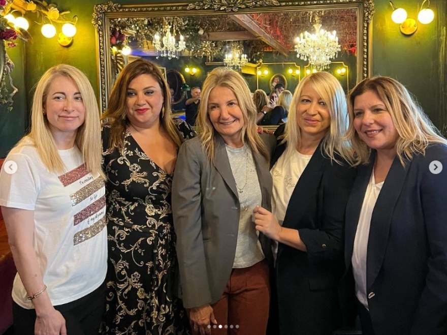 Ο καφές της Μαρέβας Γκραμπόφσκι με γυναίκες της ΝΔ πριν την ομιλία Μητσοτάκη στο Περιστέρι - Δείτε φωτογραφίες